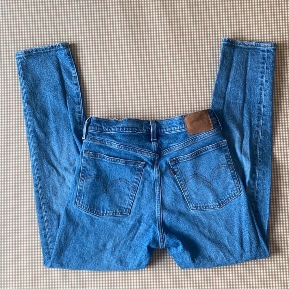 Levi's Wedgie fit Button Fly denim‎ jeans. Size 26 - Picture 2 of 16